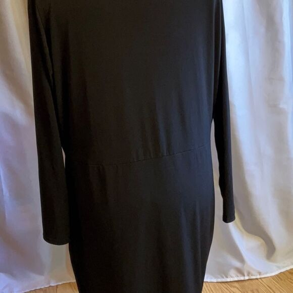 Long sleeved black dress by MISGUIDED in size 18 with deep v cut neckline - Picture 8 of 12